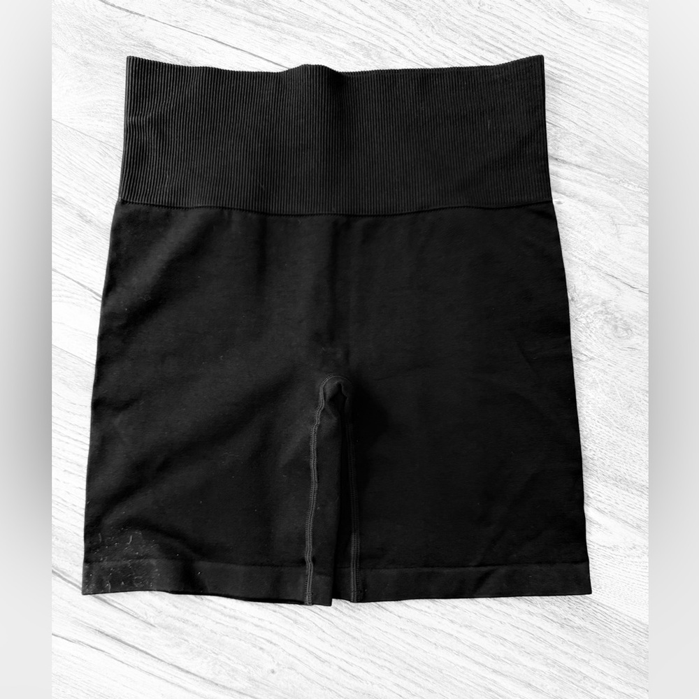 Black TNA High Waisted Shorts Small